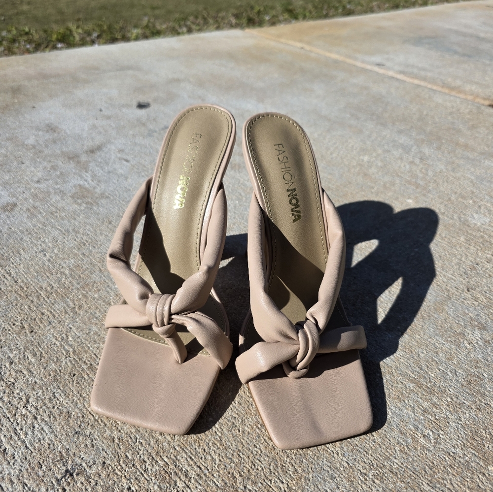 Fashion Nova Women's Tan Knotted Sandals
